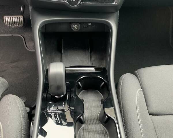 Серый Вольво XC40, объемом двигателя 0 л и пробегом 30 тыс. км за 32300 $, фото 20 на Automoto.ua