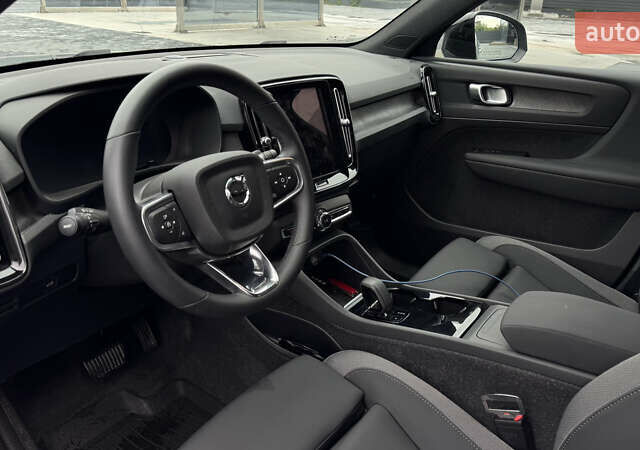 Серый Вольво XC40, объемом двигателя 0 л и пробегом 6 тыс. км за 34900 $, фото 9 на Automoto.ua