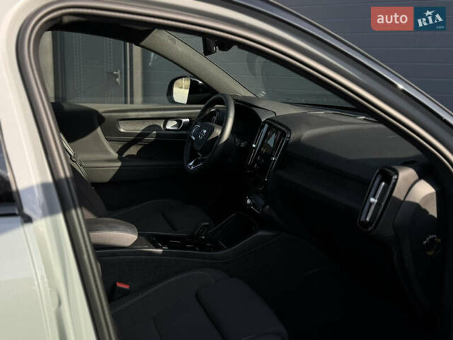 Серый Вольво XC40, объемом двигателя 0 л и пробегом 23 тыс. км за 26500 $, фото 32 на Automoto.ua