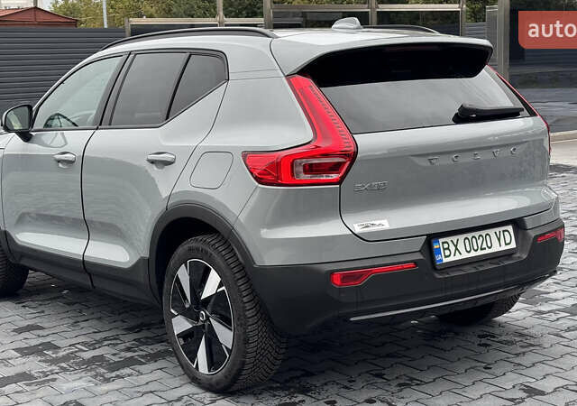 Серый Вольво XC40, объемом двигателя 0 л и пробегом 6 тыс. км за 34900 $, фото 3 на Automoto.ua