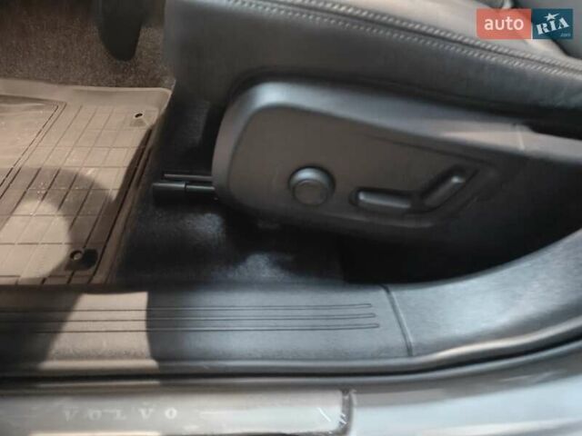 Серый Вольво XC40, объемом двигателя 1.97 л и пробегом 8 тыс. км за 46700 $, фото 12 на Automoto.ua