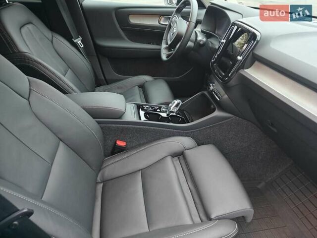 Серый Вольво XC40, объемом двигателя 1.97 л и пробегом 8 тыс. км за 46700 $, фото 9 на Automoto.ua