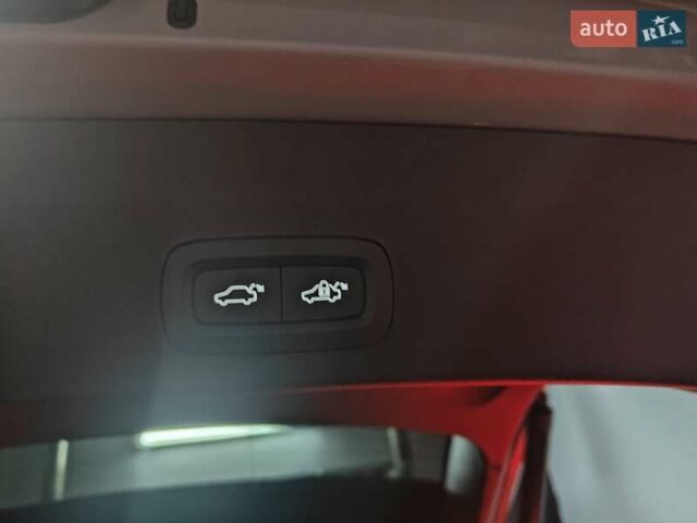 Серый Вольво XC40, объемом двигателя 1.97 л и пробегом 8 тыс. км за 46700 $, фото 17 на Automoto.ua