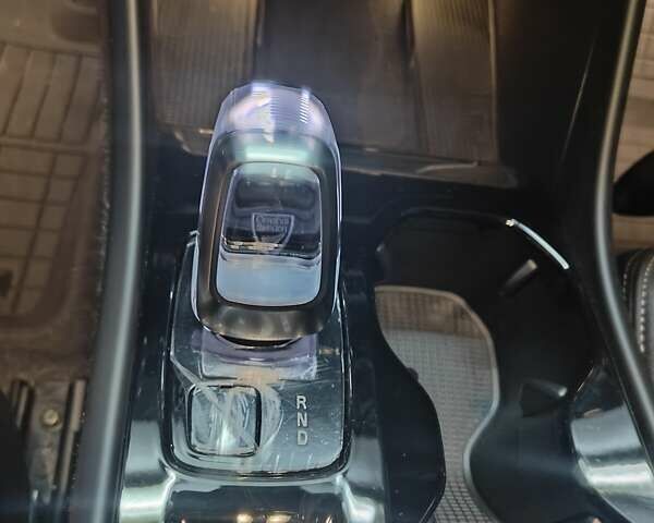 Серый Вольво XC40, объемом двигателя 1.97 л и пробегом 8 тыс. км за 46700 $, фото 19 на Automoto.ua