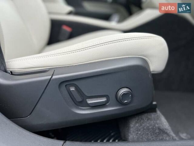 Синий Вольво XC40, объемом двигателя 1.97 л и пробегом 55 тыс. км за 23999 $, фото 51 на Automoto.ua