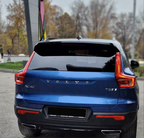 Синий Вольво XC40, объемом двигателя 2 л и пробегом 28 тыс. км за 29500 $, фото 4 на Automoto.ua