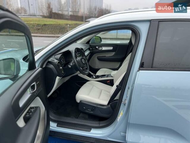 Синий Вольво XC40, объемом двигателя 1.97 л и пробегом 55 тыс. км за 23999 $, фото 26 на Automoto.ua