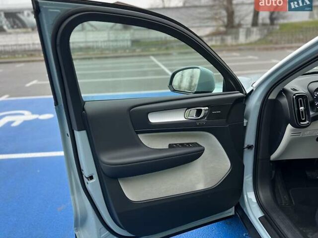 Синий Вольво XC40, объемом двигателя 1.97 л и пробегом 55 тыс. км за 23999 $, фото 21 на Automoto.ua