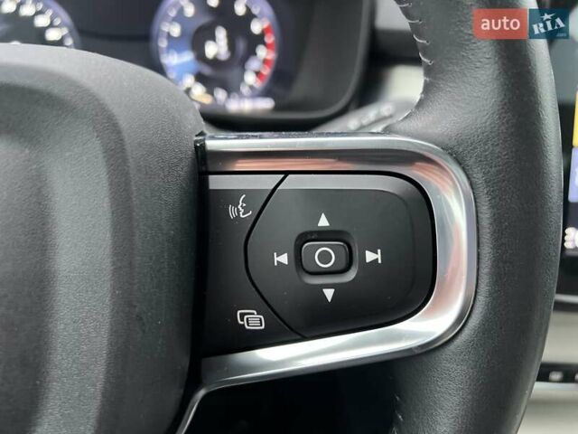 Синий Вольво XC40, объемом двигателя 1.97 л и пробегом 55 тыс. км за 23999 $, фото 44 на Automoto.ua