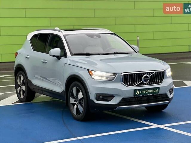 Синий Вольво XC40, объемом двигателя 1.97 л и пробегом 55 тыс. км за 23999 $, фото 1 на Automoto.ua