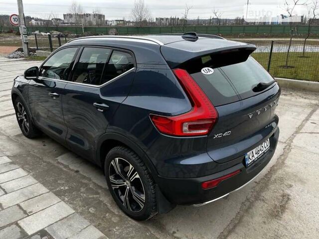 Синій Вольво XC40, об'ємом двигуна 1.97 л та пробігом 55 тис. км за 34500 $, фото 2 на Automoto.ua