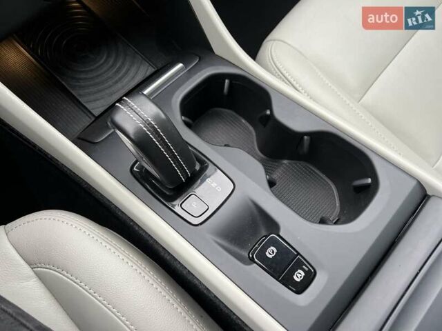 Синий Вольво XC40, объемом двигателя 1.97 л и пробегом 55 тыс. км за 23999 $, фото 34 на Automoto.ua