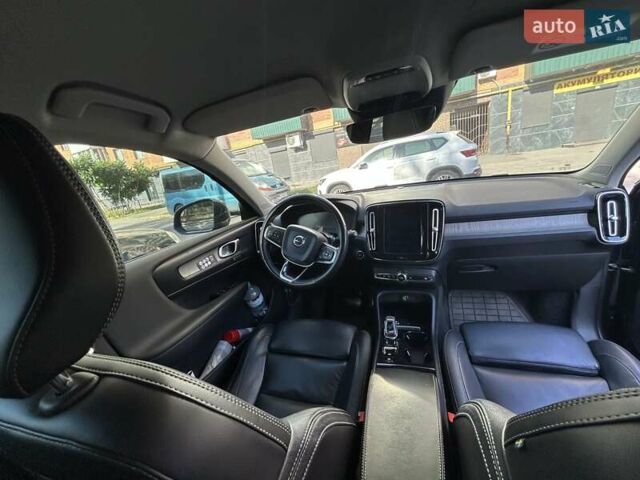 Синий Вольво XC40, объемом двигателя 1.97 л и пробегом 164 тыс. км за 24000 $, фото 7 на Automoto.ua