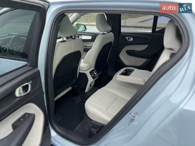 Синий Вольво XC40, объемом двигателя 1.97 л и пробегом 55 тыс. км за 23999 $, фото 47 на Automoto.ua