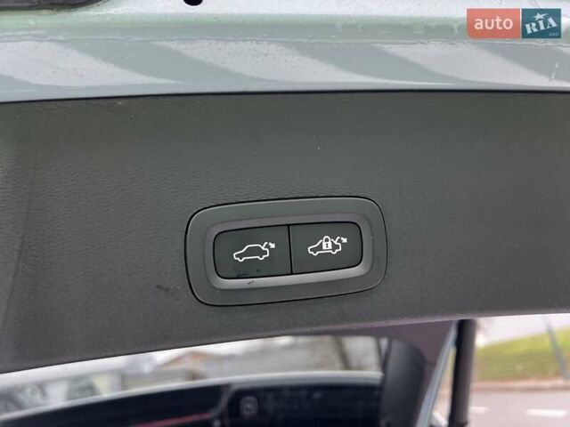 Синий Вольво XC40, объемом двигателя 1.97 л и пробегом 55 тыс. км за 23999 $, фото 18 на Automoto.ua