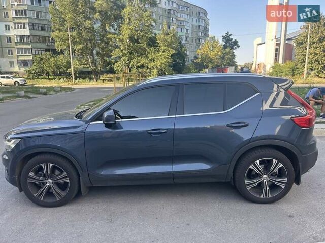 Синий Вольво XC40, объемом двигателя 1.97 л и пробегом 164 тыс. км за 24000 $, фото 4 на Automoto.ua