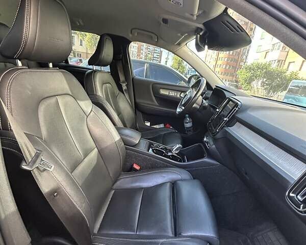Синий Вольво XC40, объемом двигателя 1.97 л и пробегом 164 тыс. км за 24000 $, фото 13 на Automoto.ua