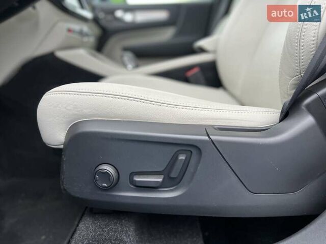 Синий Вольво XC40, объемом двигателя 1.97 л и пробегом 55 тыс. км за 23999 $, фото 23 на Automoto.ua