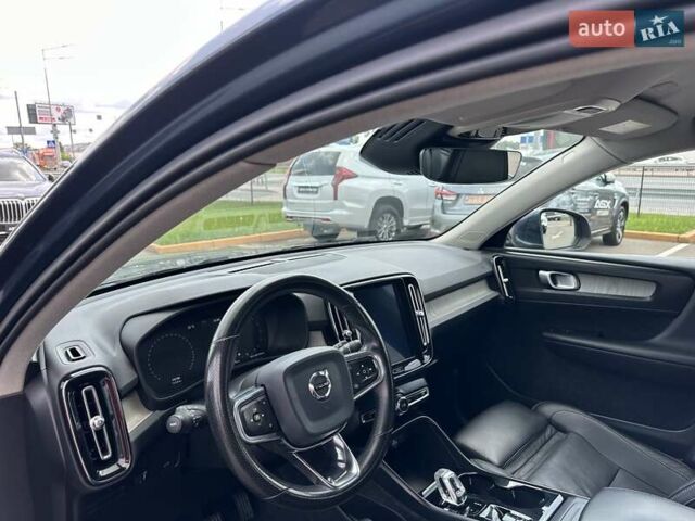 Синій Вольво XC40, об'ємом двигуна 1.97 л та пробігом 257 тис. км за 24900 $, фото 18 на Automoto.ua