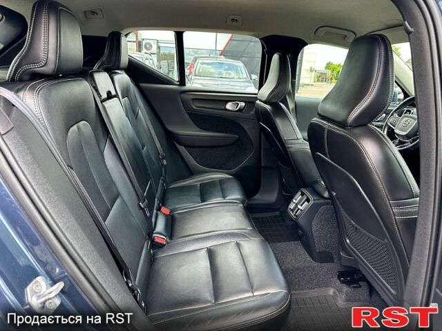 Синій Вольво XC40, об'ємом двигуна 2 л та пробігом 257 тис. км за 24900 $, фото 12 на Automoto.ua