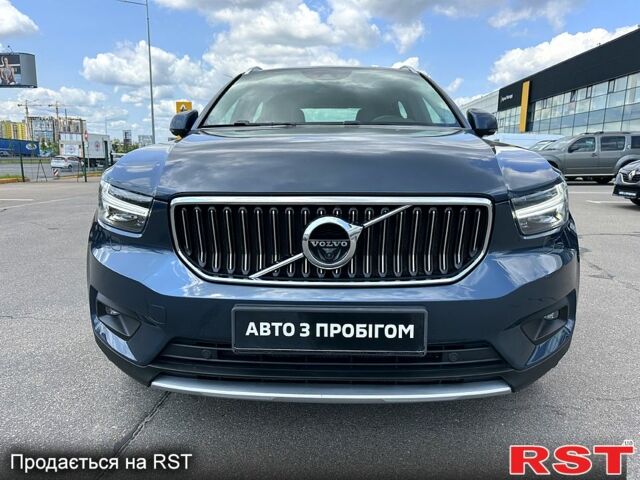 Синій Вольво XC40, об'ємом двигуна 2 л та пробігом 257 тис. км за 24900 $, фото 1 на Automoto.ua