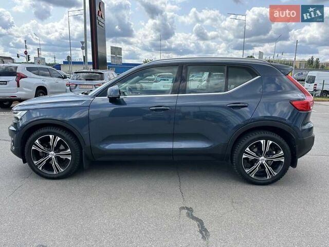 Синій Вольво XC40, об'ємом двигуна 1.97 л та пробігом 257 тис. км за 24900 $, фото 4 на Automoto.ua