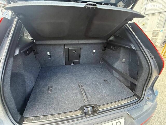 Синій Вольво XC40, об'ємом двигуна 2 л та пробігом 202 тис. км за 27000 $, фото 15 на Automoto.ua