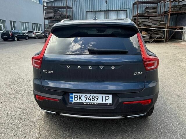 Синій Вольво XC40, об'ємом двигуна 2 л та пробігом 202 тис. км за 27000 $, фото 5 на Automoto.ua