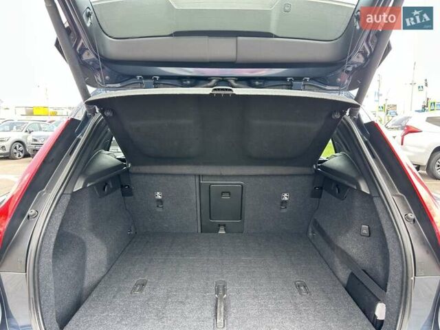 Синій Вольво XC40, об'ємом двигуна 1.97 л та пробігом 257 тис. км за 24900 $, фото 9 на Automoto.ua