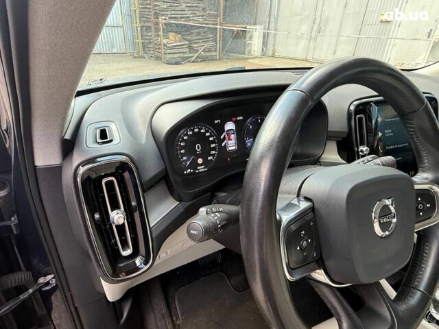 Синій Вольво XC40, об'ємом двигуна 2 л та пробігом 202 тис. км за 27000 $, фото 16 на Automoto.ua