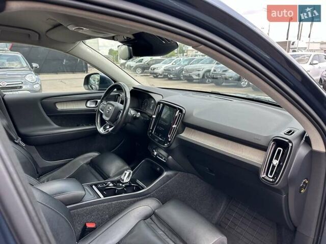 Синій Вольво XC40, об'ємом двигуна 1.97 л та пробігом 257 тис. км за 24900 $, фото 31 на Automoto.ua