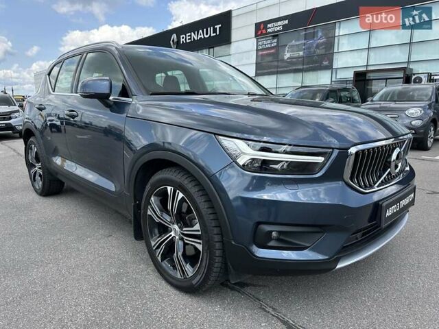 Синій Вольво XC40, об'ємом двигуна 1.97 л та пробігом 257 тис. км за 24900 $, фото 1 на Automoto.ua