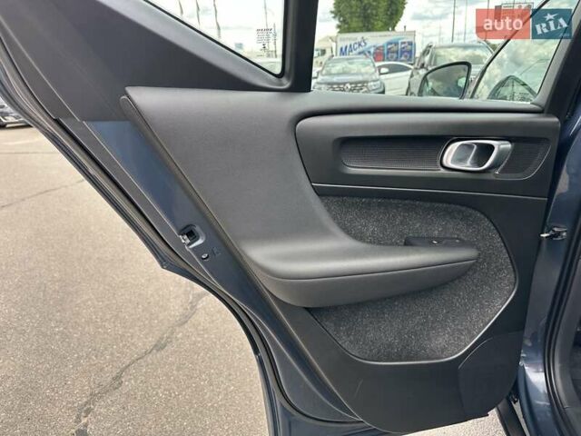 Синій Вольво XC40, об'ємом двигуна 1.97 л та пробігом 257 тис. км за 24900 $, фото 32 на Automoto.ua
