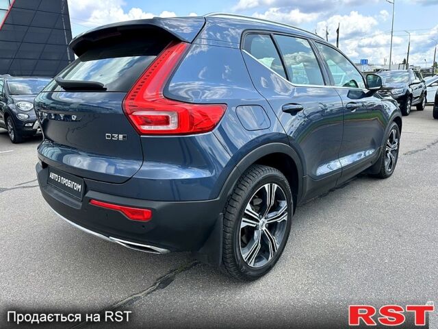 Синій Вольво XC40, об'ємом двигуна 2 л та пробігом 257 тис. км за 24900 $, фото 6 на Automoto.ua