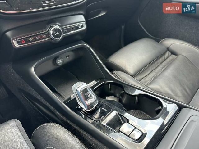 Синій Вольво XC40, об'ємом двигуна 1.97 л та пробігом 257 тис. км за 24900 $, фото 23 на Automoto.ua