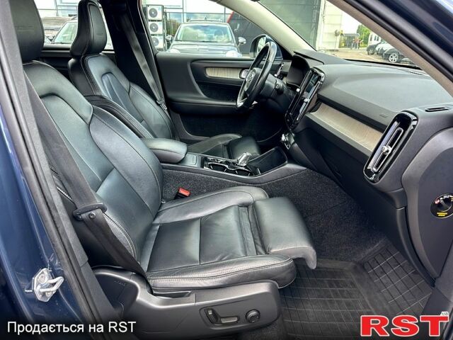 Синій Вольво XC40, об'ємом двигуна 2 л та пробігом 257 тис. км за 24900 $, фото 11 на Automoto.ua