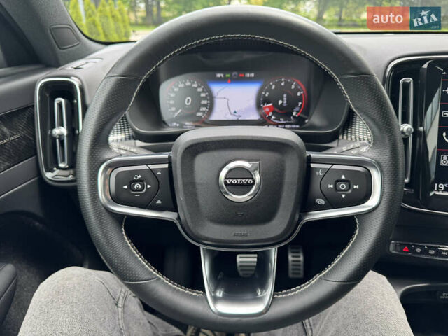 Синий Вольво XC40, объемом двигателя 1.97 л и пробегом 98 тыс. км за 25999 $, фото 47 на Automoto.ua