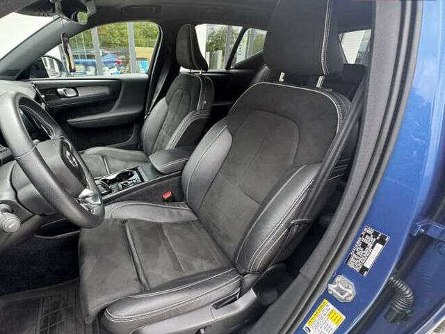 Синий Вольво XC40, объемом двигателя 1.97 л и пробегом 98 тыс. км за 25999 $, фото 59 на Automoto.ua