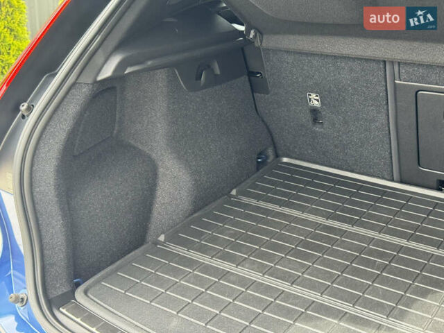 Синий Вольво XC40, объемом двигателя 1.97 л и пробегом 98 тыс. км за 25999 $, фото 39 на Automoto.ua