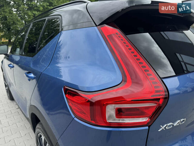 Синий Вольво XC40, объемом двигателя 1.97 л и пробегом 98 тыс. км за 25999 $, фото 15 на Automoto.ua