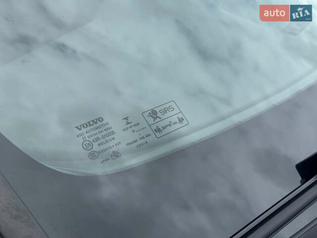 Синий Вольво XC40, объемом двигателя 1.97 л и пробегом 98 тыс. км за 25999 $, фото 21 на Automoto.ua