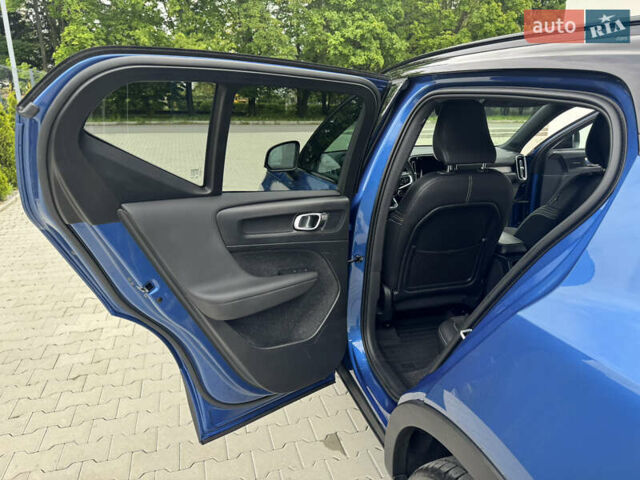 Синий Вольво XC40, объемом двигателя 1.97 л и пробегом 98 тыс. км за 25999 $, фото 34 на Automoto.ua