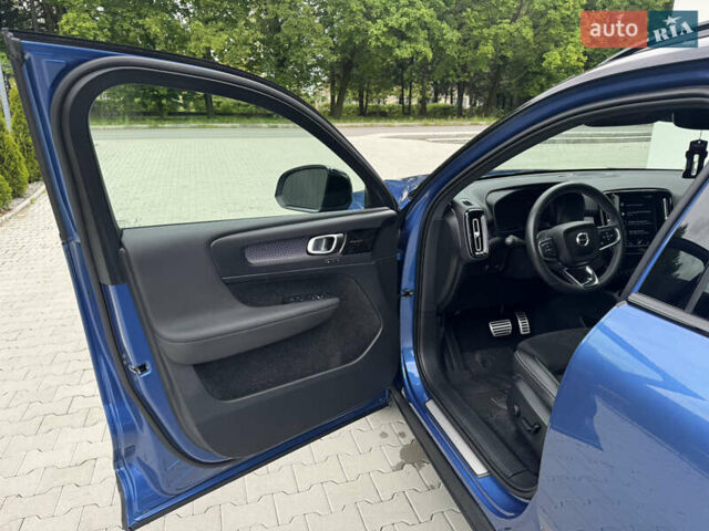 Синий Вольво XC40, объемом двигателя 1.97 л и пробегом 98 тыс. км за 25999 $, фото 33 на Automoto.ua