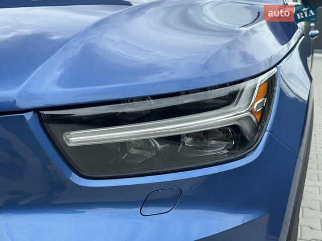 Синий Вольво XC40, объемом двигателя 1.97 л и пробегом 98 тыс. км за 25999 $, фото 14 на Automoto.ua