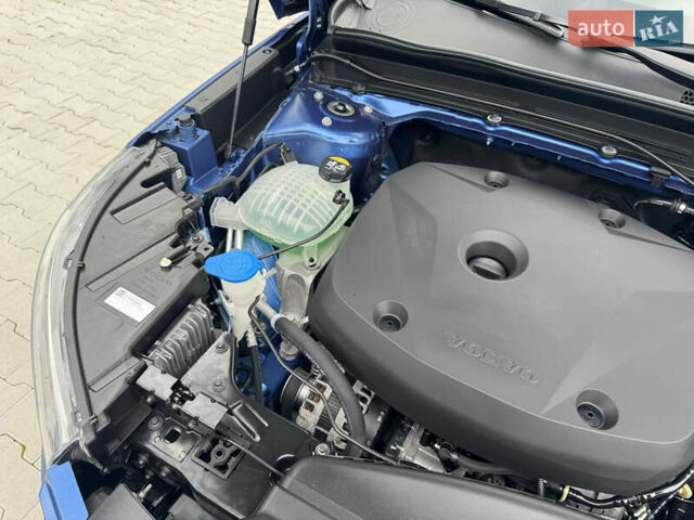 Синий Вольво XC40, объемом двигателя 1.97 л и пробегом 98 тыс. км за 25999 $, фото 30 на Automoto.ua
