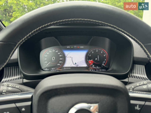 Синий Вольво XC40, объемом двигателя 1.97 л и пробегом 98 тыс. км за 25999 $, фото 48 на Automoto.ua