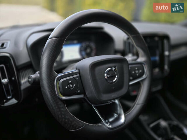 Синий Вольво XC40, объемом двигателя 2 л и пробегом 136 тыс. км за 21900 $, фото 13 на Automoto.ua