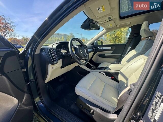 Синій Вольво XC40, об'ємом двигуна 1.97 л та пробігом 99 тис. км за 24000 $, фото 37 на Automoto.ua