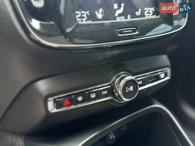 Синий Вольво XC40, объемом двигателя 1.97 л и пробегом 62 тыс. км за 24499 $, фото 20 на Automoto.ua