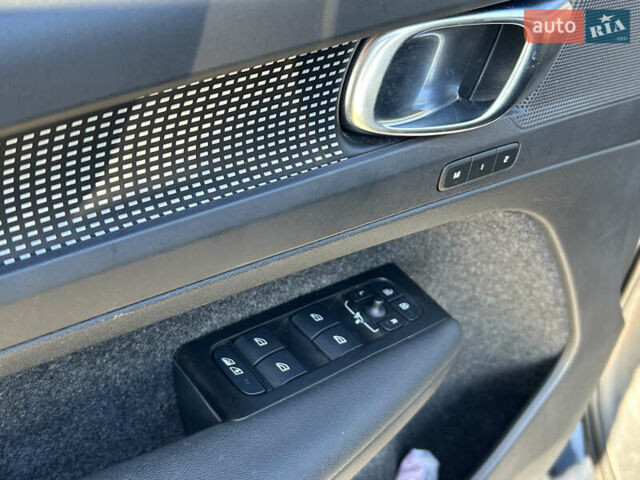 Синій Вольво XC40, об'ємом двигуна 0 л та пробігом 25 тис. км за 25900 $, фото 10 на Automoto.ua